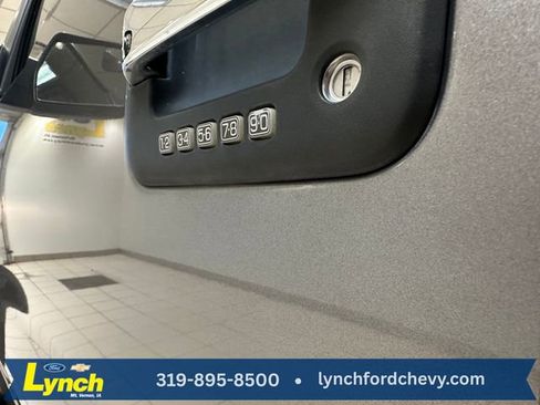 Used 2013 Ford F150 XLT w/ XLT Chrome Pkg image 11