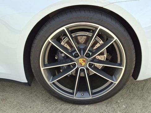 Used 2023 Porsche 911 Carrera image 8