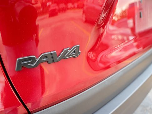 Used 2024 Toyota RAV4 LE FWD image 11