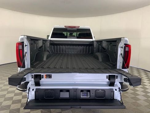 Used 2026 GMC Sierra 3500 Denali Ultimate AWD/4WD image 11