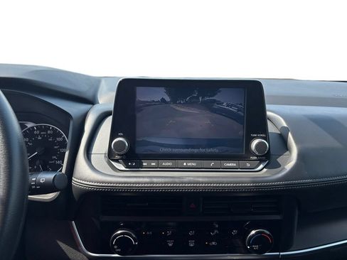 Used 2024 Nissan Rogue S FWD image 20