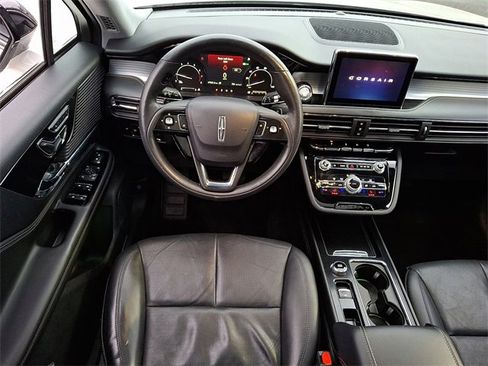 Used 2022 Lincoln Corsair AWD w/ Premium Package image 12