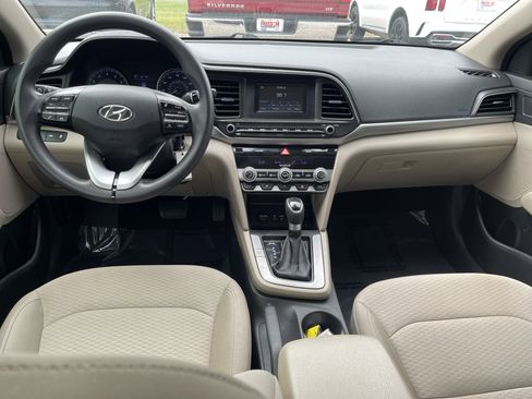 Used 2020 Hyundai Elantra SE FWD image 14