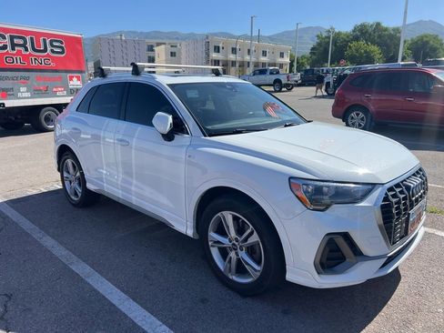 Used 2021 Audi Q3 2.0T Premium w/ Convenience Package AWD/4WD image 1