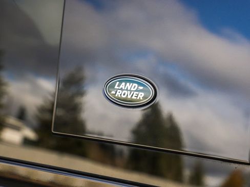 Used 2024 Land Rover Defender 110 V8 image 29