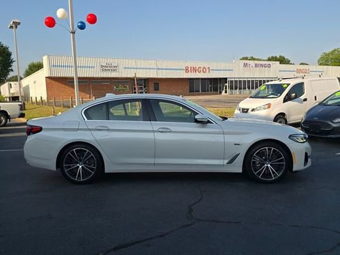 Used 2023 BMW 530e xDrive AWD/4WD image 2