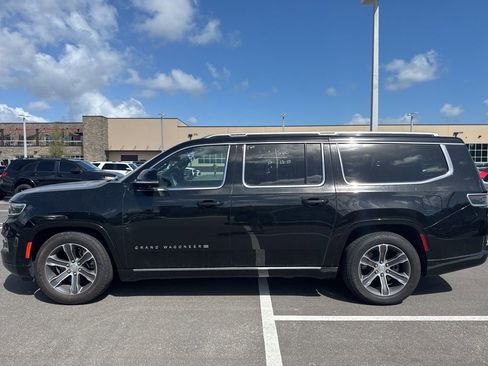 Used 2024 Jeep Grand Wagoneer L 4WD image 4
