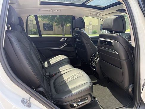 Used 2023 BMW X7 xDrive40i w/ Premium Package AWD/4WD image 12