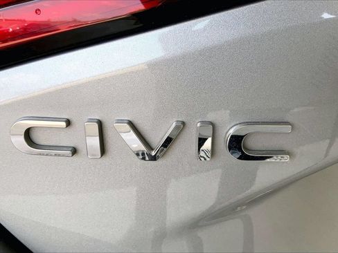 Used 2022 Honda Civic EX-L image 9