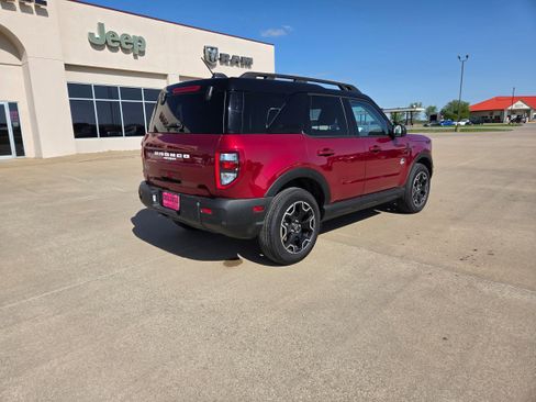 Used 2025 Ford Bronco Sport Outer Banks AWD/4WD image 5