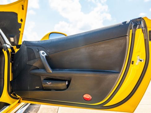 Used 2006 Chevrolet Corvette Z06 w/ Preferred Equipment Group image 99