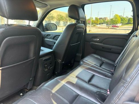 Used 2013 Chevrolet Avalanche LT image 15