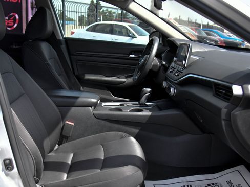 Used 2020 Nissan Altima 2.5 S FWD image 39