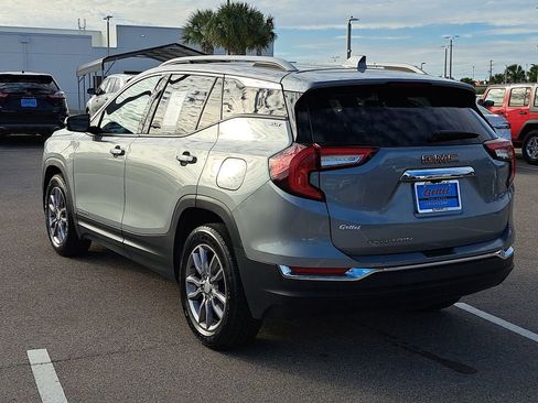 Used 2024 GMC Terrain SLT image 4