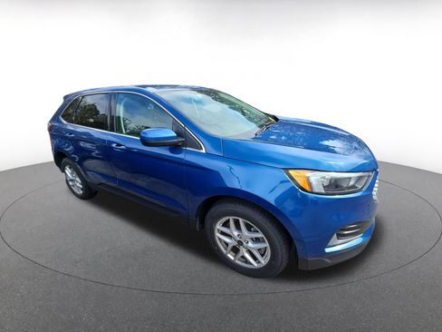 Used 2024 Ford Edge SEL image 2
