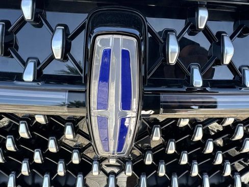 New 2026 Lincoln Nautilus Reserve image 7