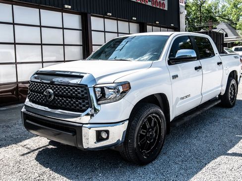 Used 2021 Toyota Tundra SR5 w/ SR5 Leather Package RWD image 4