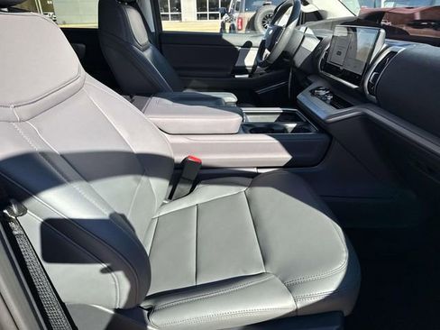 New 2026 Ford Expedition Active image 13