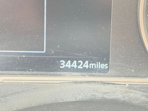 Used 2025 Nissan Versa SV FWD image 39