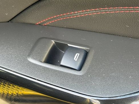 Used 2025 Chevrolet Trax RS w/ Driver Confidence Package FWD image 22