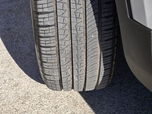 New 2025 Volvo XC40 B5 Ultra w/ Protection Package image 17