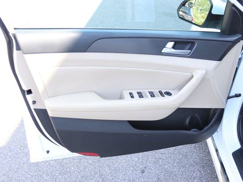 Used 2017 Hyundai Sonata Sport w/ Cargo Package FWD image 5