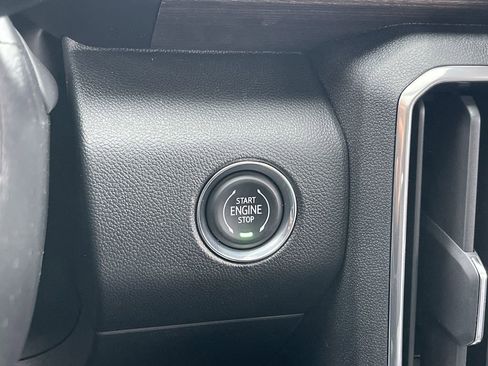 New 2026 GMC Acadia Denali w/ Super Cruise Package image 17