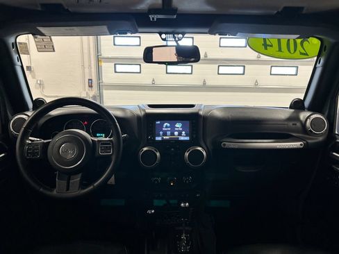 Used 2014 Jeep Wrangler Unlimited Sahara w/ Connectivity Group AWD/4WD image 25
