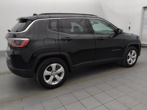 Used 2018 Jeep Compass Latitude FWD image 10
