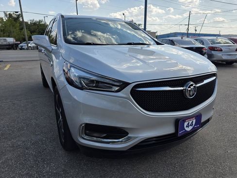 Used 2020 Buick Enclave Essence w/ Sport Touring Edition FWD image 23