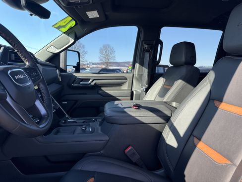 Used 2024 GMC Sierra 2500 AT4 w/ AT4 Premium Plus Package image 12