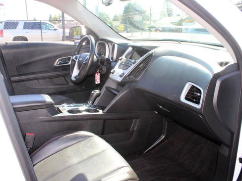 Used 2016 Chevrolet Equinox LTZ w/ Enhanced Convenience Package FWD image 16