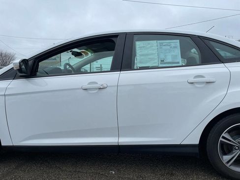 Used 2014 Ford Focus SE w/ SE Sport Package image 8