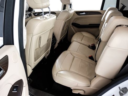 Used 2019 Mercedes-Benz GLS 450 4MATIC w/ Premium 1 Package image 41