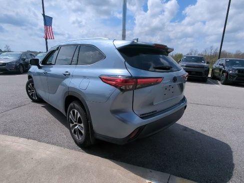Used 2021 Toyota Highlander XLE image 7