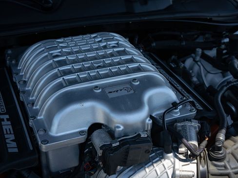 Used 2019 Dodge Challenger SRT Hellcat RWD image 45