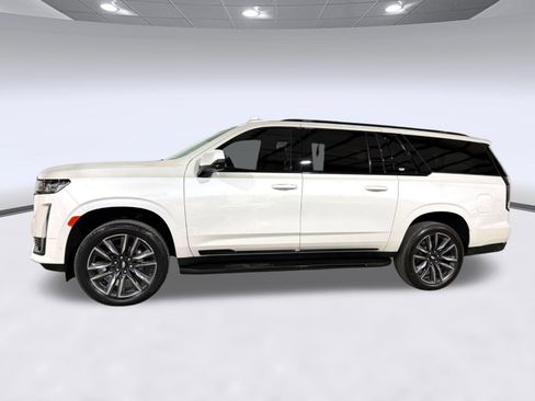 Certified 2023 Cadillac Escalade ESV Sport Platinum image 2