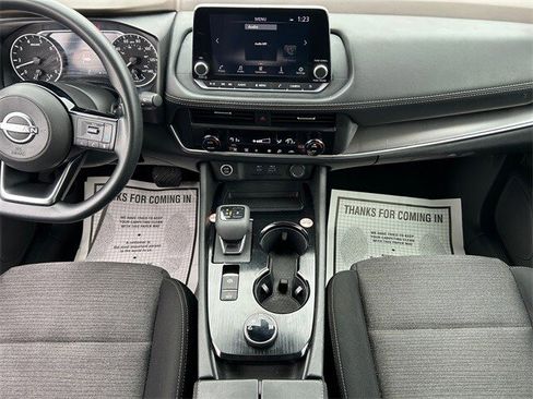 Used 2023 Nissan Rogue SV image 11