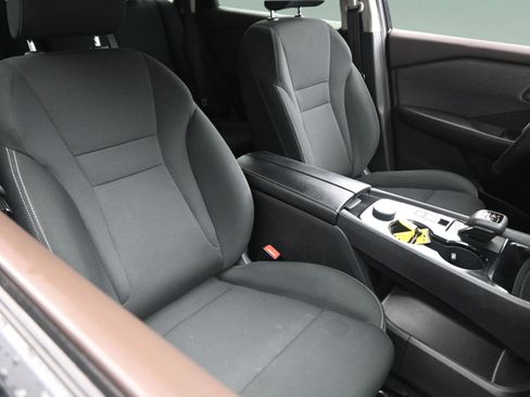 Used 2023 Nissan Rogue S AWD/4WD image 41