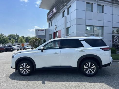 Certified 2024 Nissan Pathfinder SL AWD/4WD image 5