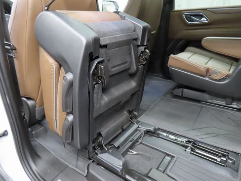 Used 2024 Chevrolet Suburban High Country image 66