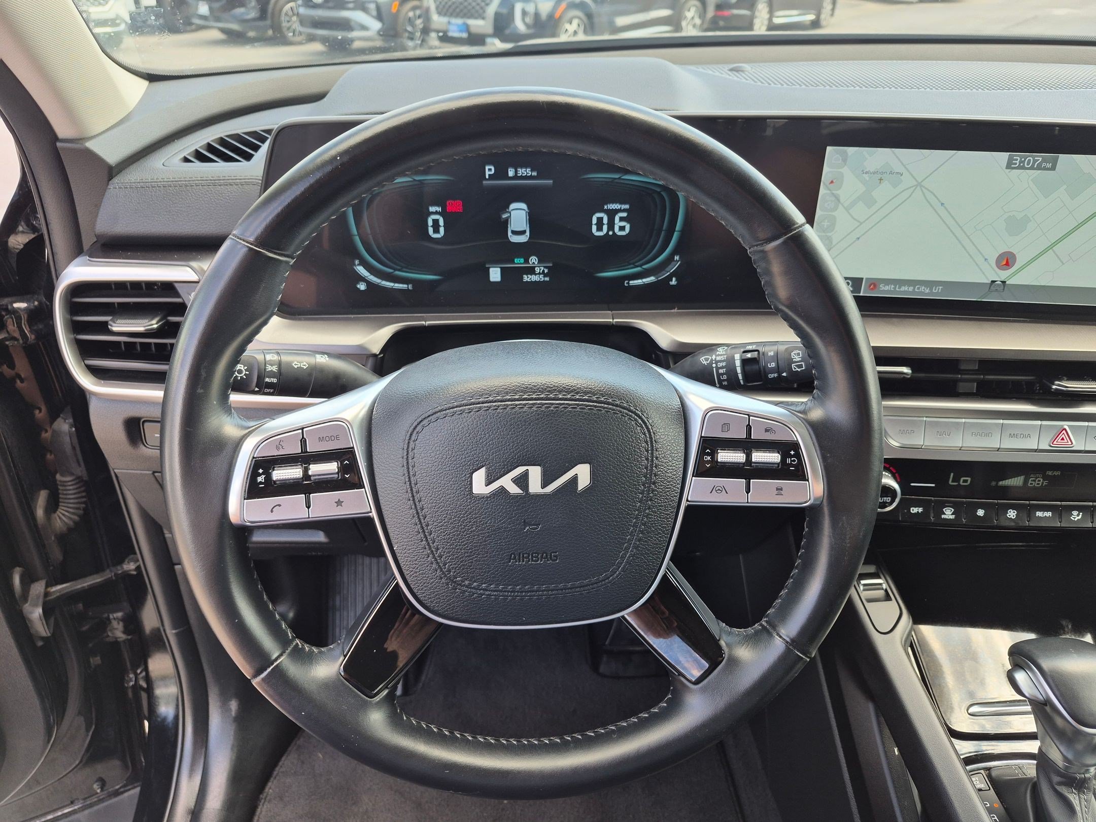 Used 2025 Kia Telluride S AWD/4WD image 18