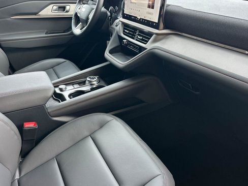 New 2026 Ford Explorer Active w/ Active Comfort Package image 14