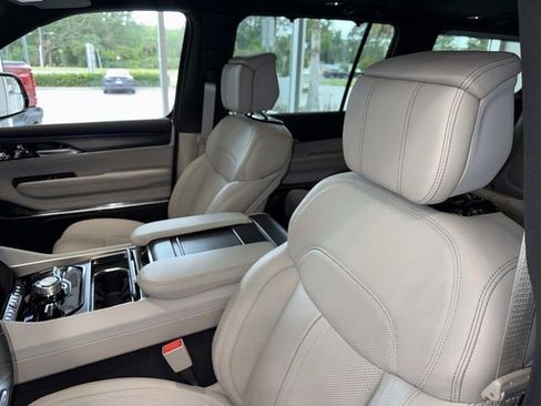 New 2026 Jeep Grand Wagoneer Summit w/ Premium Group III AWD/4WD image 25