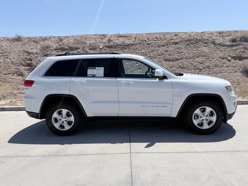 Used 2015 Jeep Grand Cherokee Laredo w/ Quick Order Package 23E RWD image 4