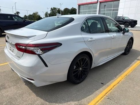 Used 2024 Toyota Camry XSE FWD image 5