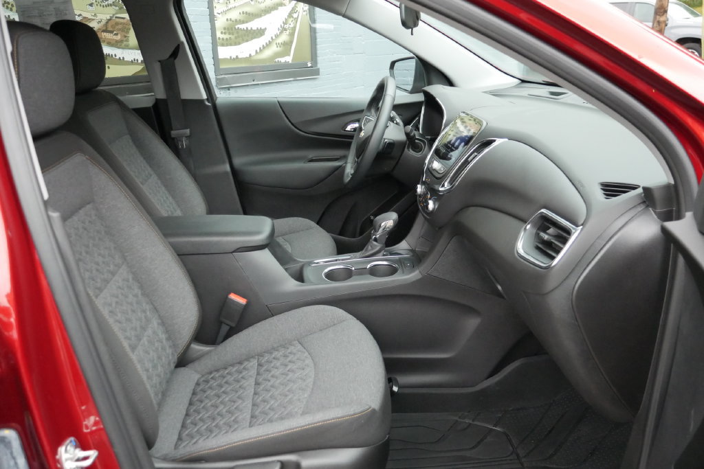 Used 2024 Chevrolet Equinox LT FWD image 9