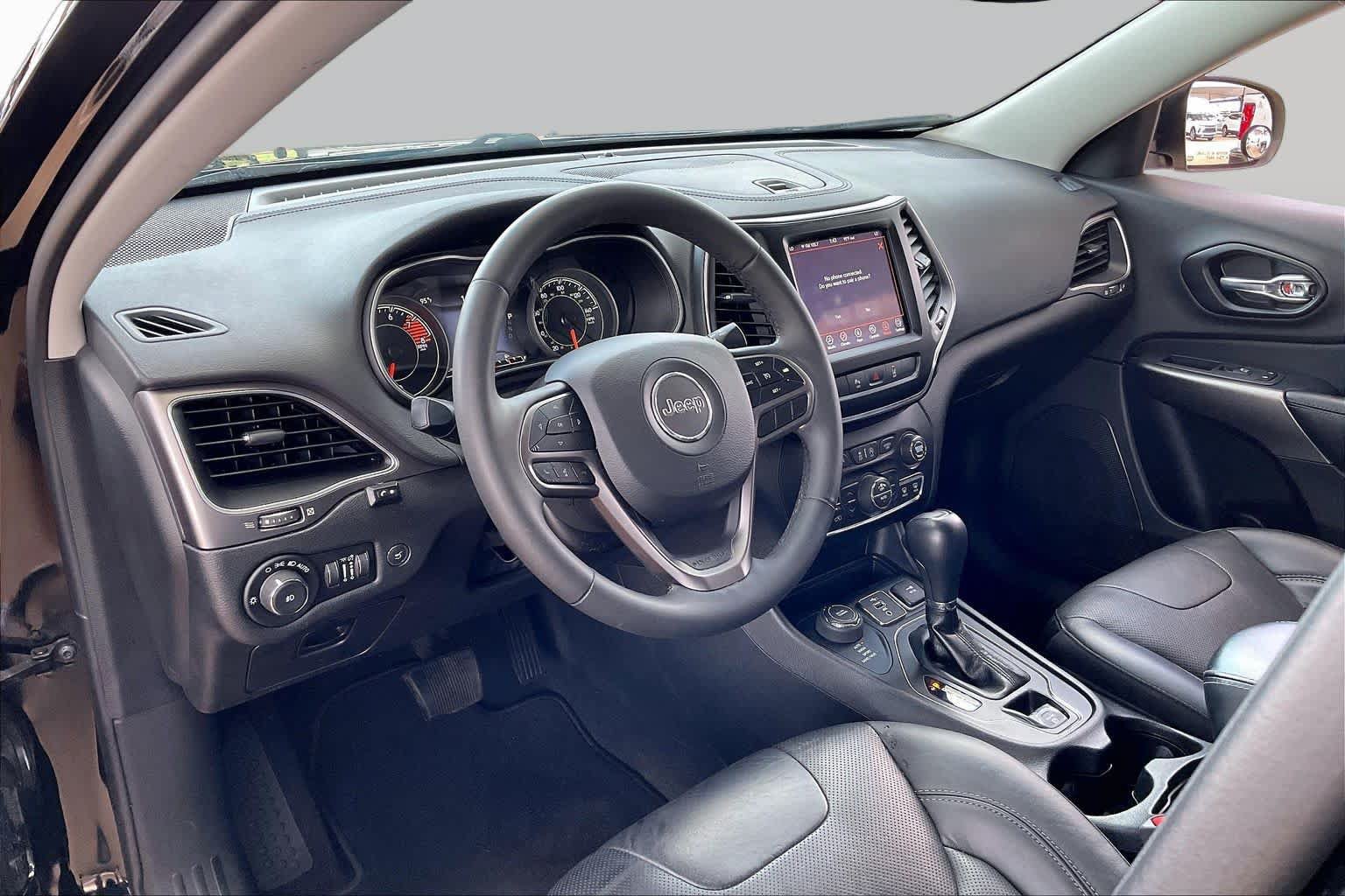 Used 2021 Jeep Cherokee Latitude Lux w/ Comfort/Convenience Group AWD/4WD image 17