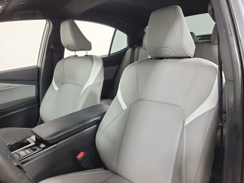Used 2025 Toyota Camry SE FWD image 20