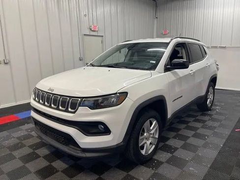 Used 2022 Jeep Compass Latitude AWD/4WD image 6